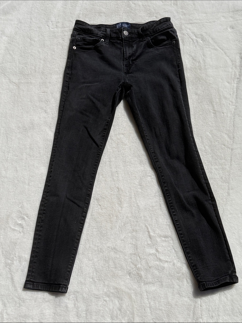 GAP Black Women's Skinny Jeans - Sleek Stretch Denim